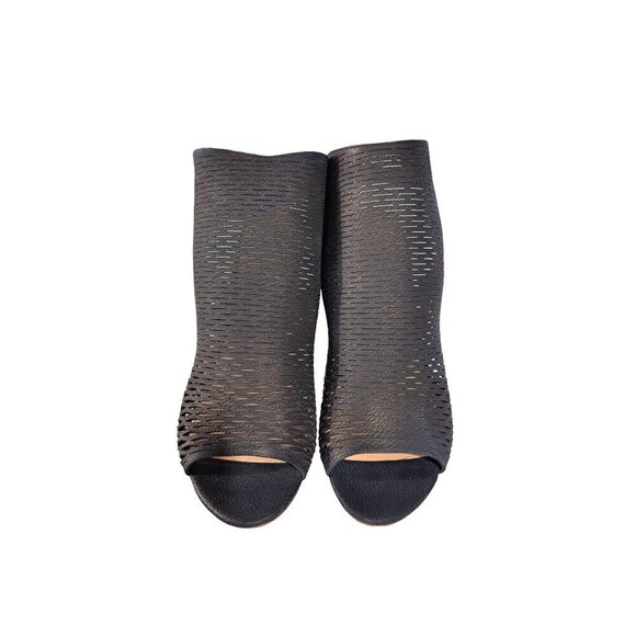 VINCE CAMUTO Badesti Black Suede Laser Cut Open Toe High Heel Booties NWOB Size - Picture 3 of 11